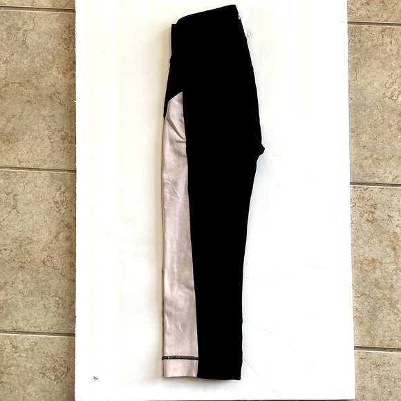 Lilly Pulitzer Yoga Capris Pink & Black Size XS - Picture 2 of 7